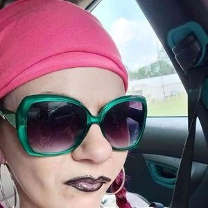 Meet your Posher, Lue lue